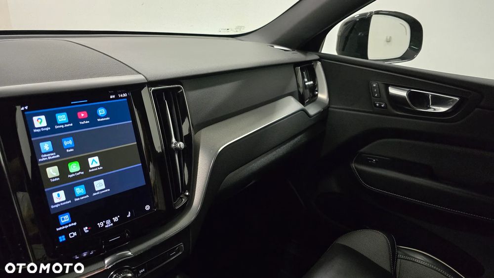 Volvo XC 60 B4 D Plus Dark - 36