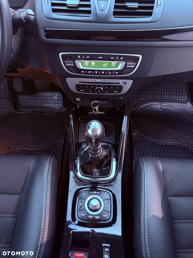 Renault Megane ENERGY TCe 130 Start & Stop Bose Edition - 26