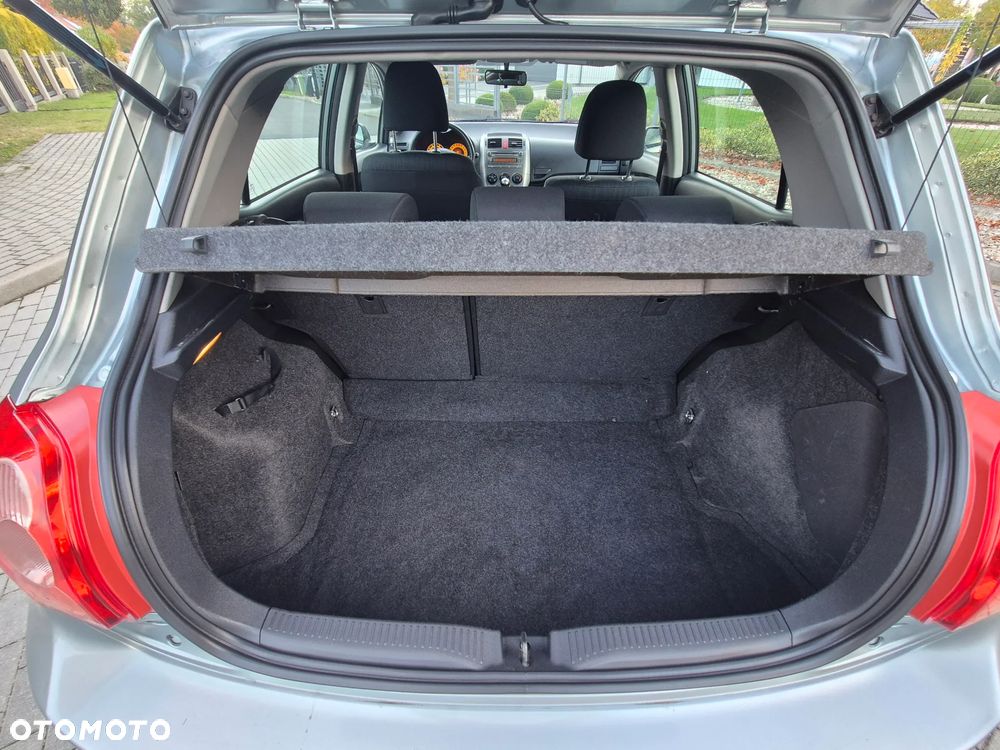 Toyota Auris 1.6 VVT-i Executive - 11
