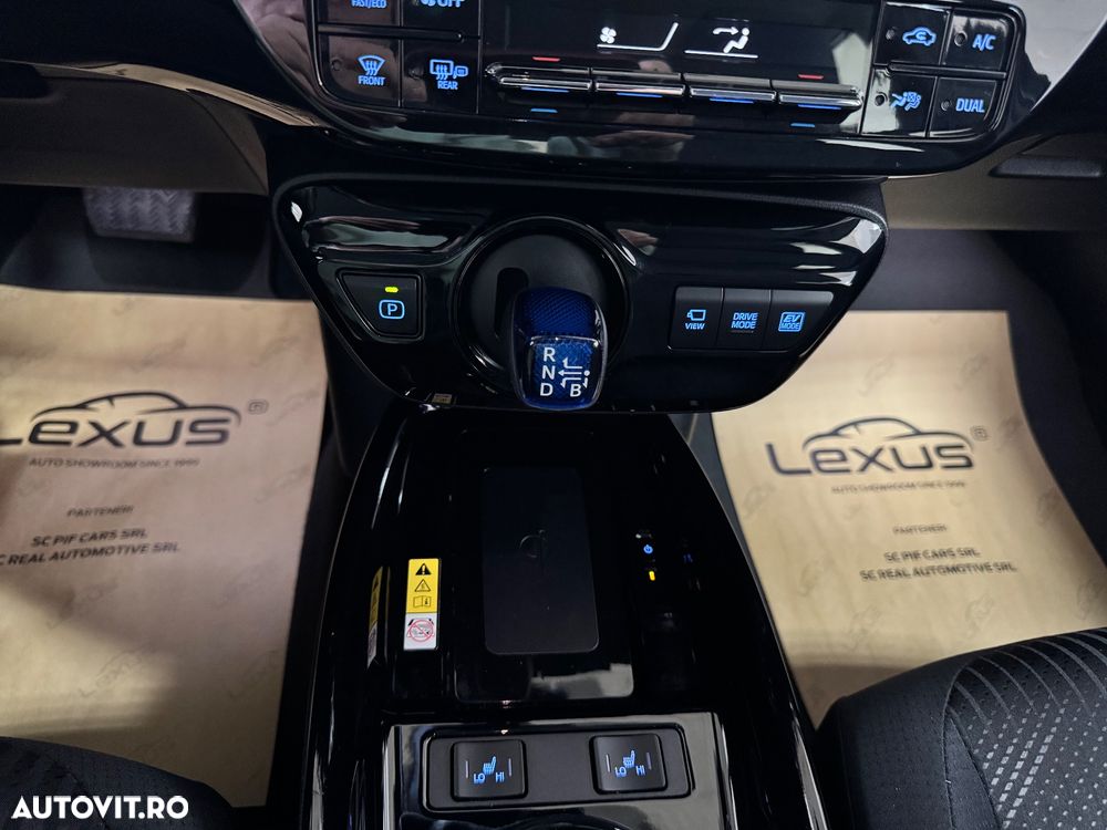 Toyota Prius 1.8 Dual VVT-i Terra - 30