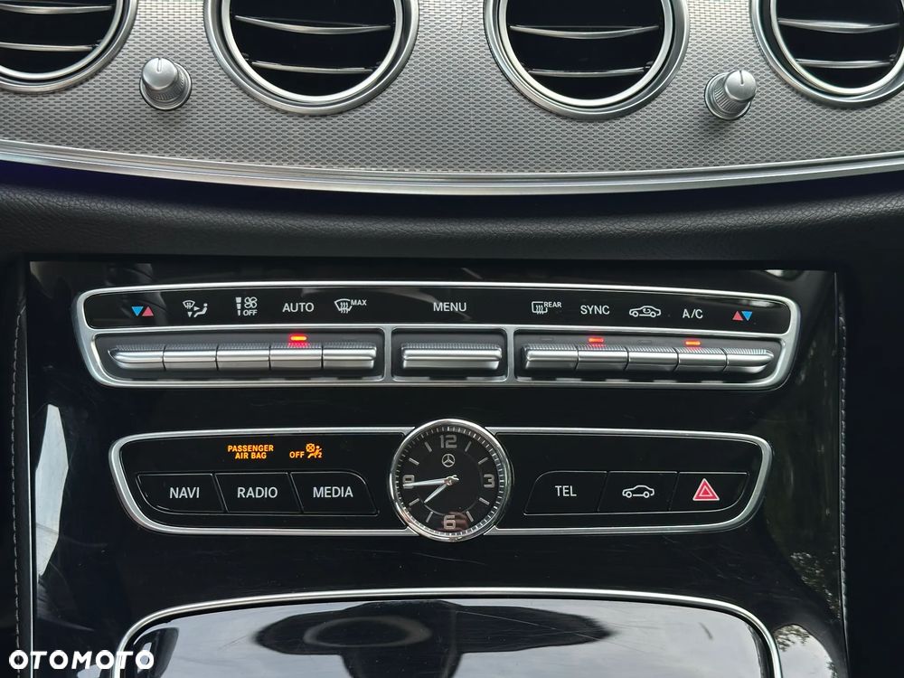 Mercedes-Benz Klasa E 220 d 9G-TRONIC - 31