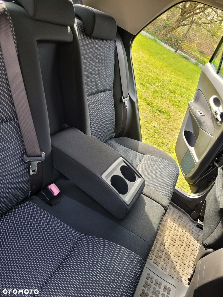 Toyota Auris 1.4 D-4D - 15