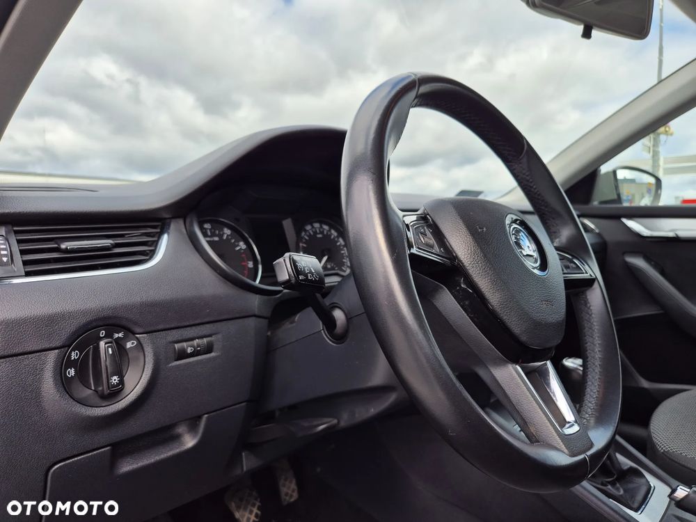 Skoda Octavia 1.4 TSI Ambition - 17