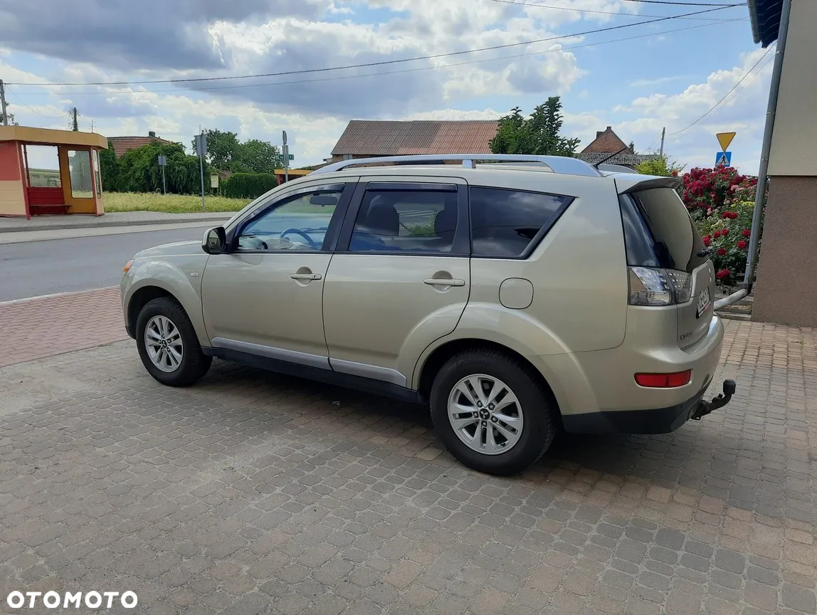 Mitsubishi Outlander - 9
