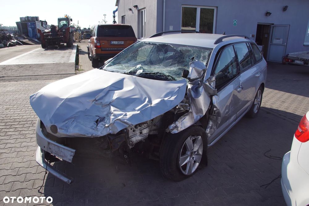 Auto na części - Skoda Octavia III Lift 1.6 TDI 115 KM DGTE TKV LA7W 2019R Silnik Skrzynia Drzwi Błotnik Zderzak Klapa Lampa Lusterko Klamka Szyba Deska Kokpit Sterownik Moduł Czujnik Licznik Panel Kierownica - 3