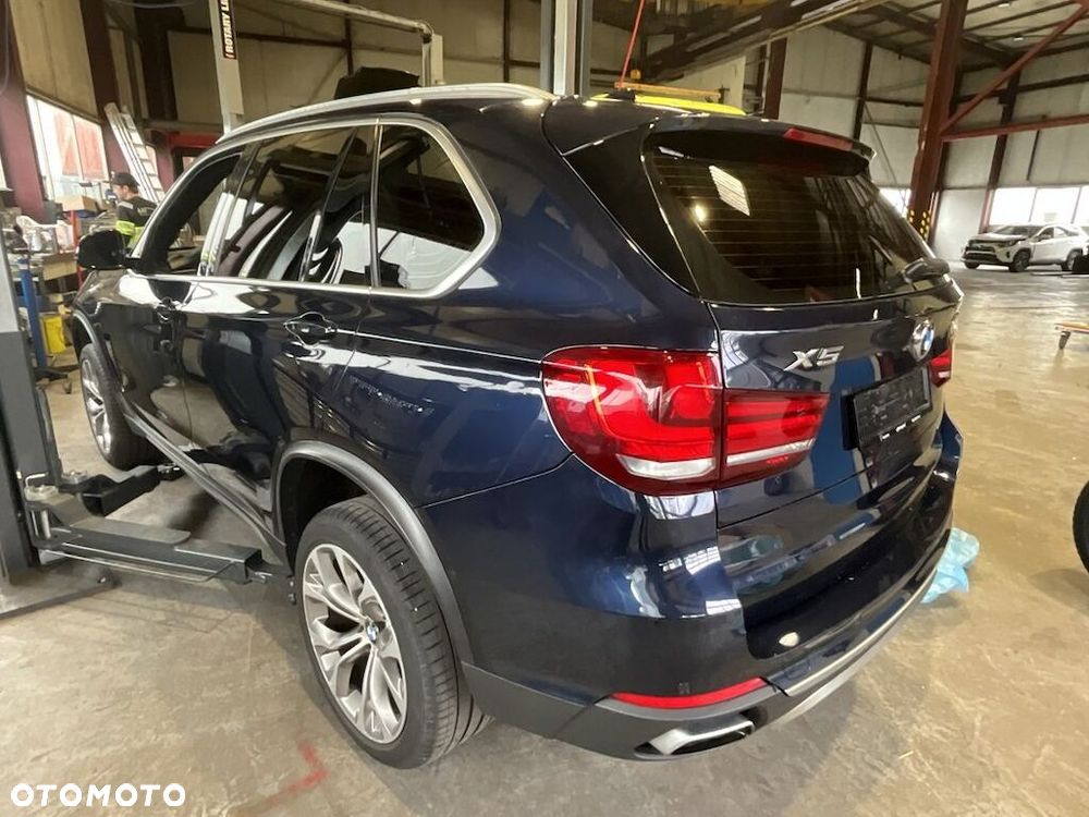 BMW X5 xDrive50i Sport-Aut - 4