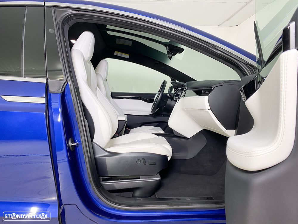 Tesla Model X 100D - 21
