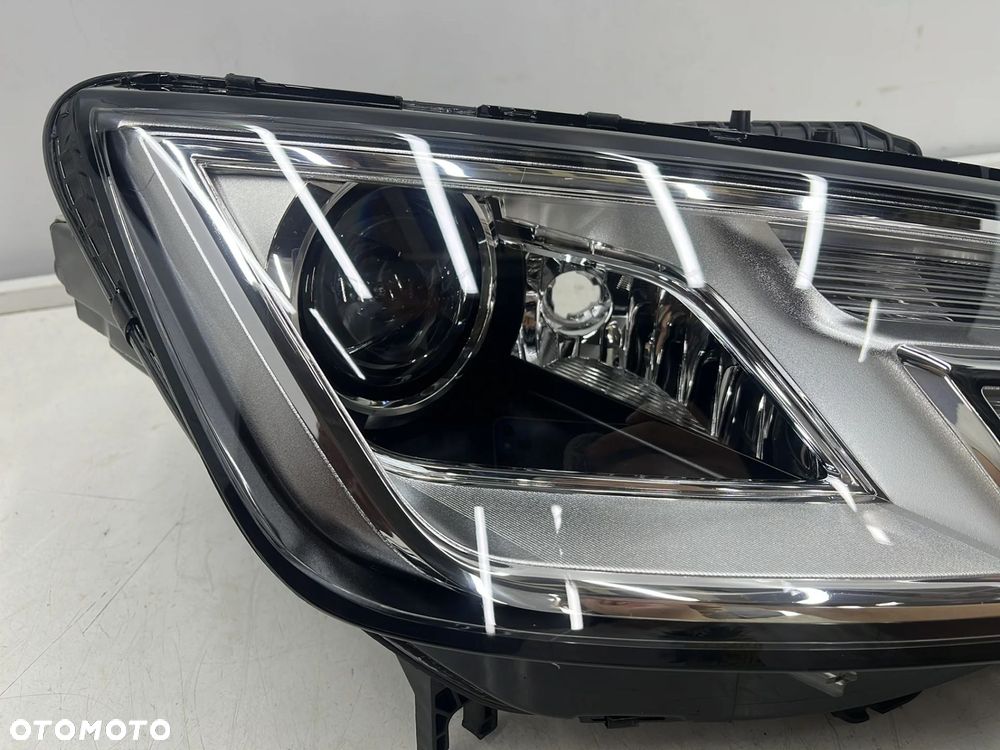 Lampa reflektor Audi A4 B9 8w 15-19r. PRAWA przednia XENON KSENON + LED oryginalna EUROPA prawy przó - 2