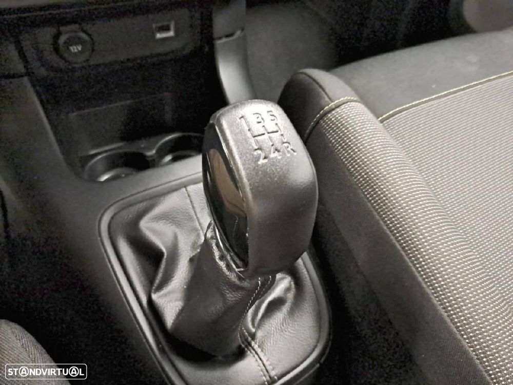 Citroën C3 1.2 PureTech Plus - 23