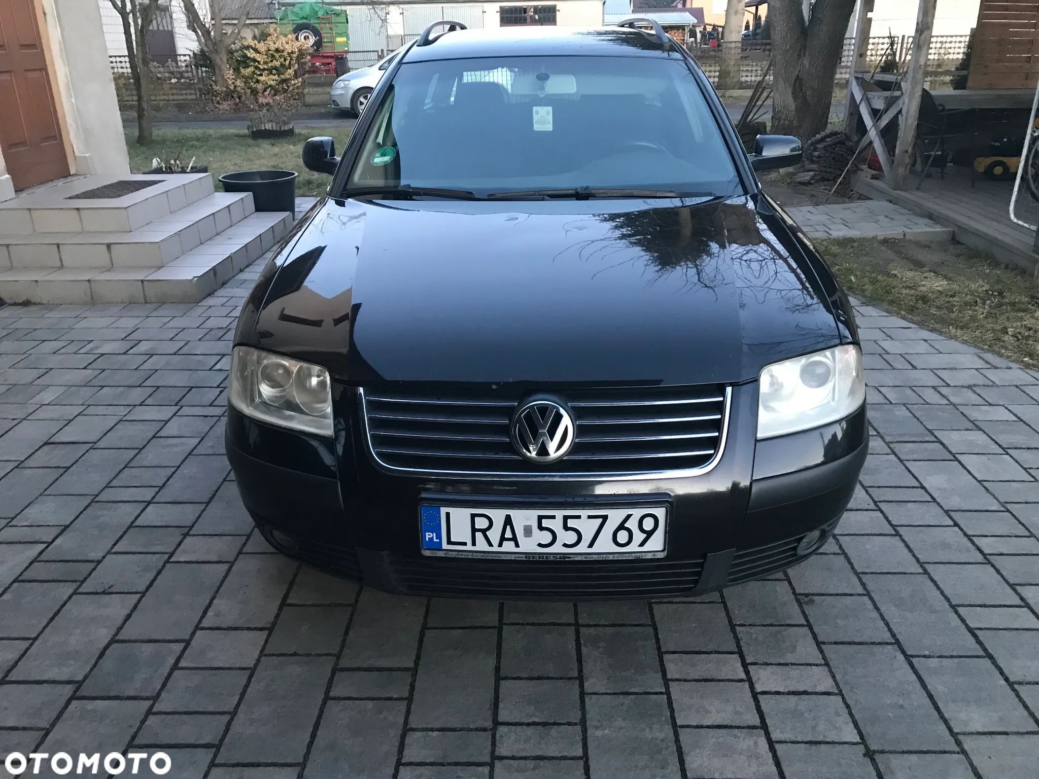 Volkswagen Passat - 1