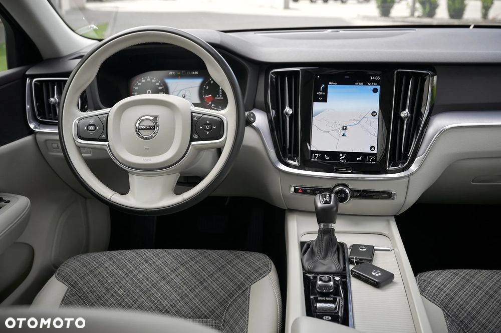 Volvo V60 2.0T Geartronic Powershift Momentum - 27