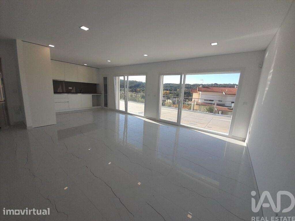Casa / Villa T4 em Antuzede e Vil de Matos de 388,00 m2 - Grande imagem: 2/7
