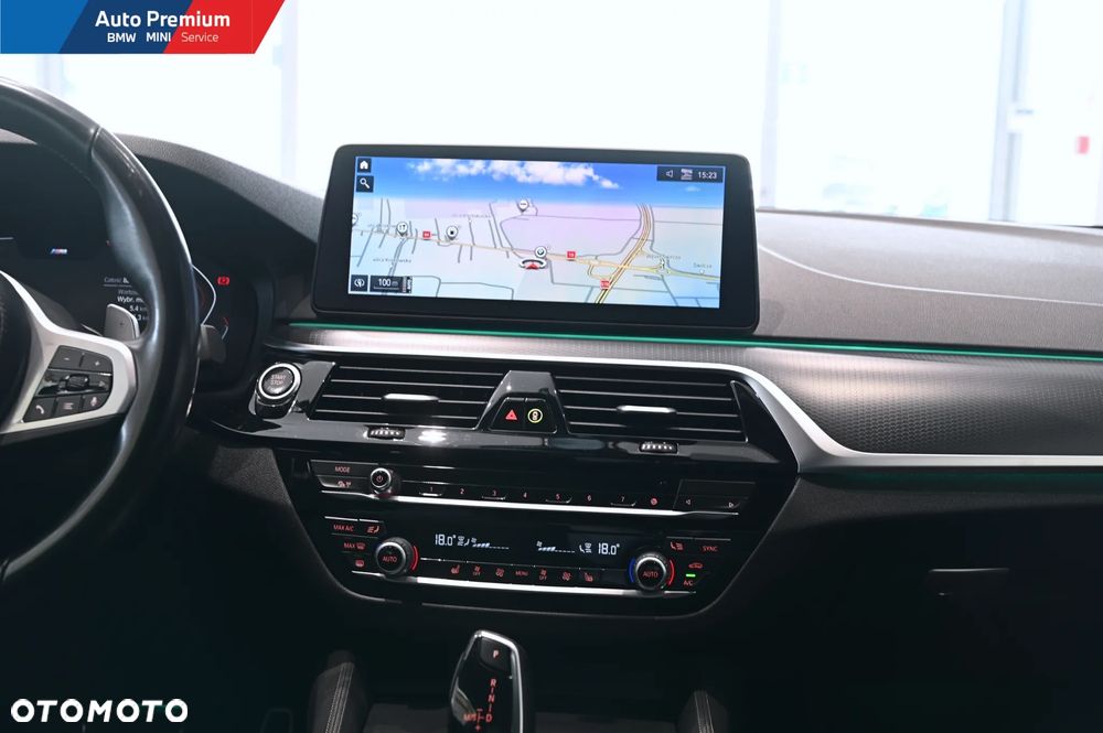 BMW Seria 5 520d xDrive MHEV - 16