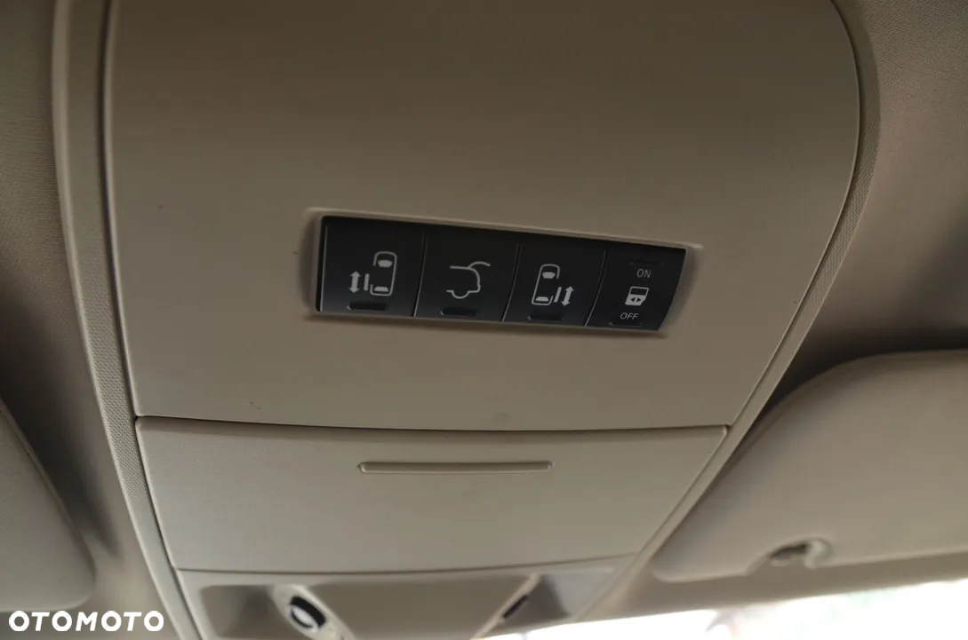 Chrysler Town & Country 3.6 Touring - 21