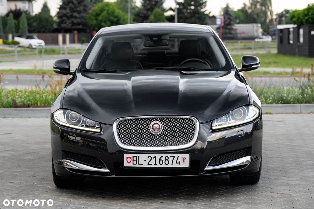 Jaguar XF 2.2 - 7