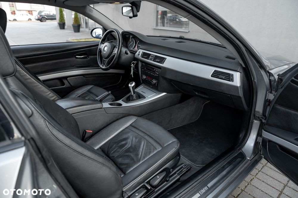 BMW Seria 3 320d DPF - 23