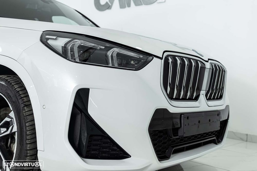BMW iX1 xDrive30 Pack Desportivo M - 11