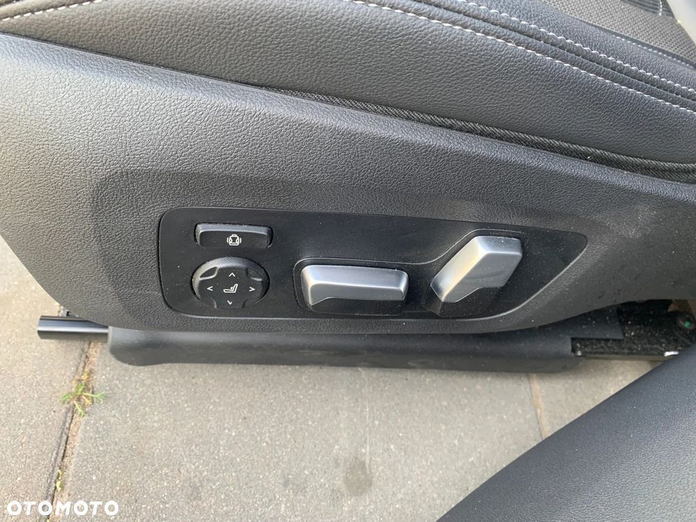 FOTELE TAPICERKA SPORTY GRZANE PAMIĘĆ ELEKTRYCZNE SKÓRA MATERIAŁ BMW 3 G21 - 4