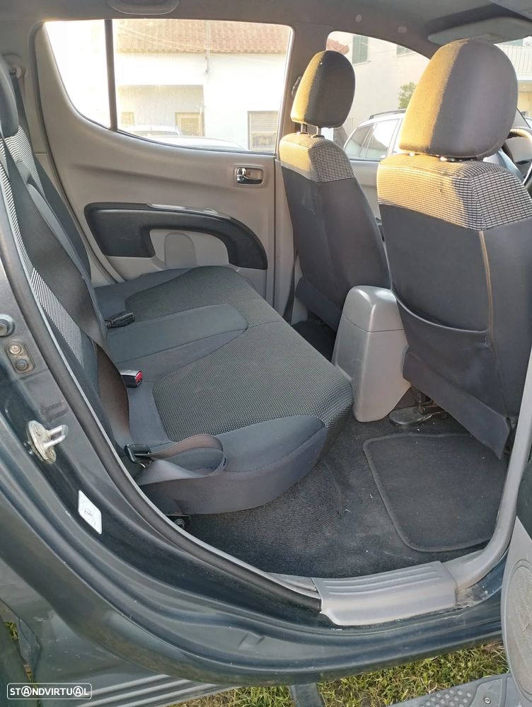 Mitsubishi L200 2.5 DI-D CD Invite AC+ABS - 14