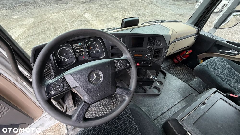 Mercedes-Benz Actros - 9