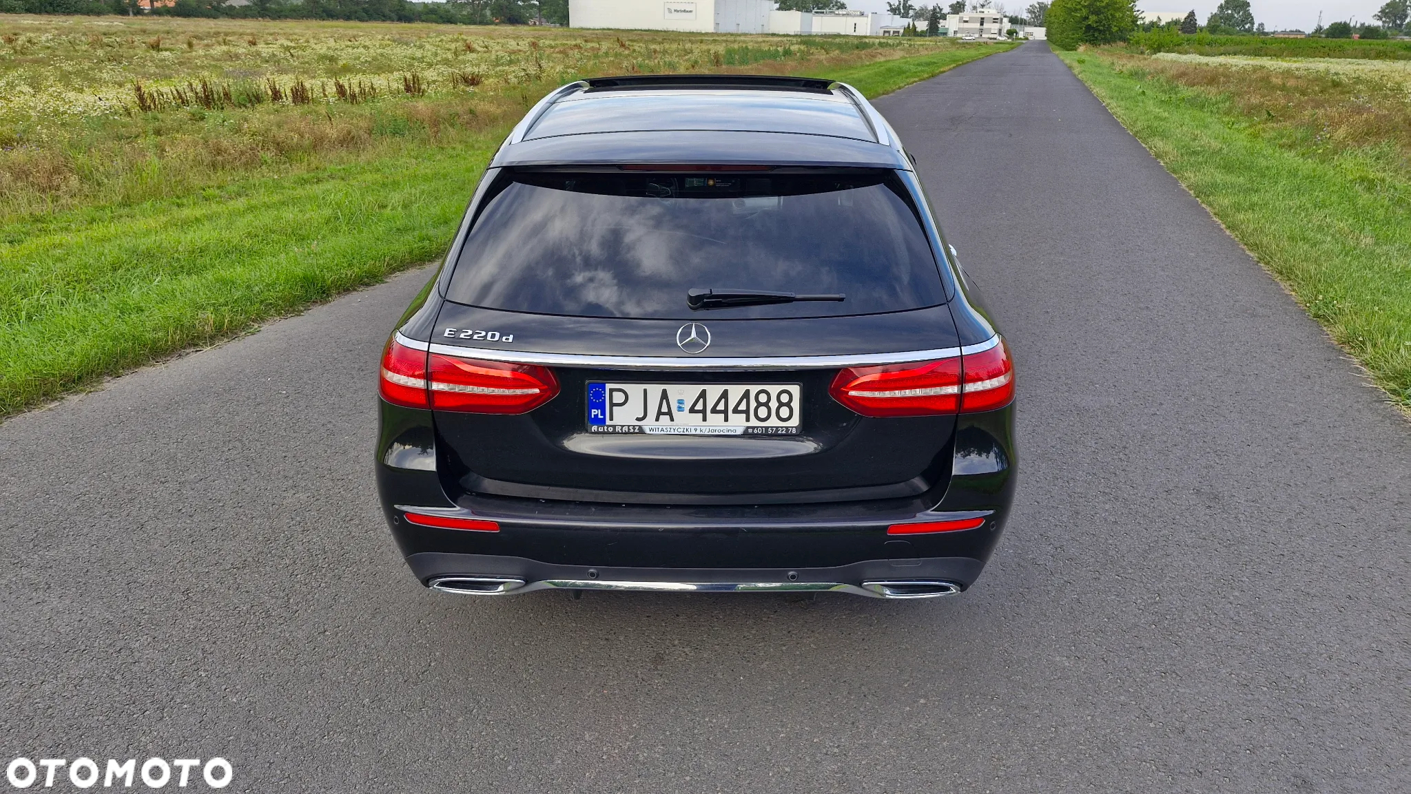 Mercedes-Benz Klasa E 220 d T 9G-TRONIC AMG Line - 10