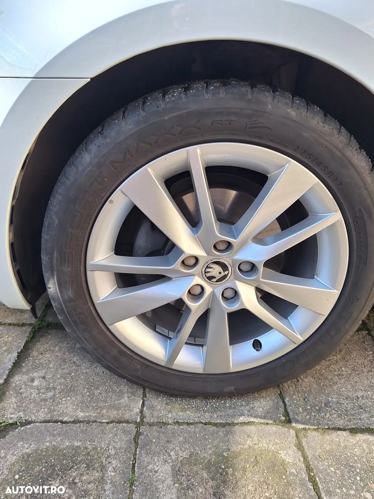 Skoda Octavia 2.0 TDI DSG Tour - 9