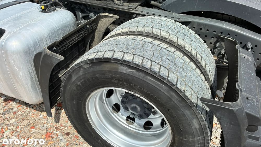 Mercedes-Benz Actros - 12