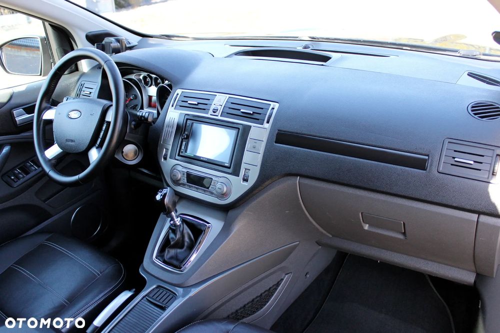 Ford Kuga 2.0 TDCi 2x4 Titanium - 21