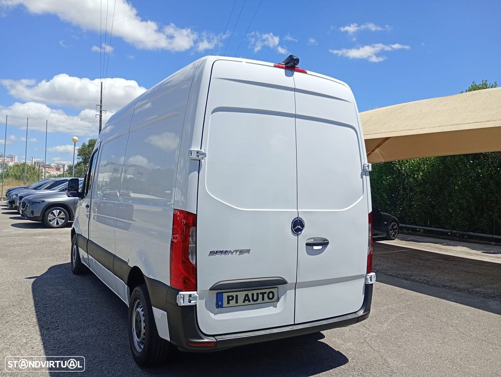 Mercedes-Benz SPRINTER - 33