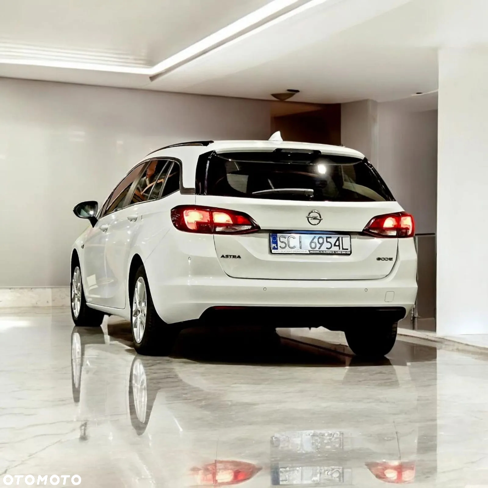 Opel Astra 1.6 D (CDTI) Sports Tourer Edition - 2