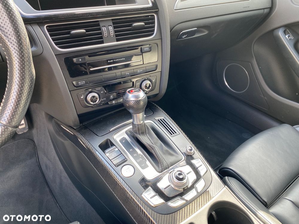 Audi RS4 Avant Avant S tronic - 16
