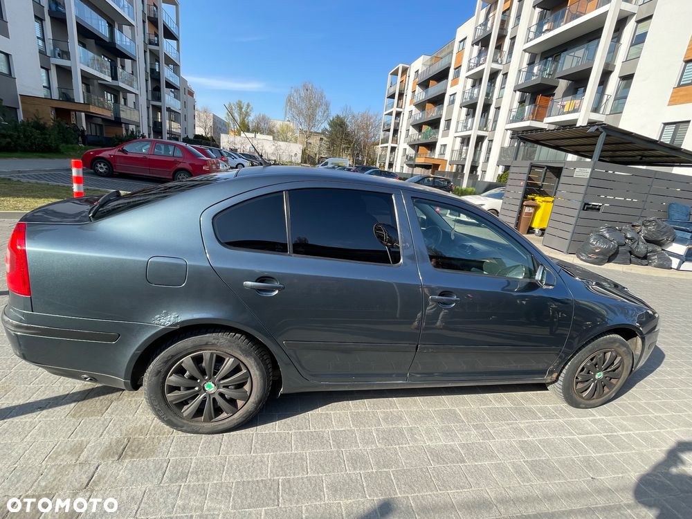 Skoda Octavia 1.6 Ambiente - 28