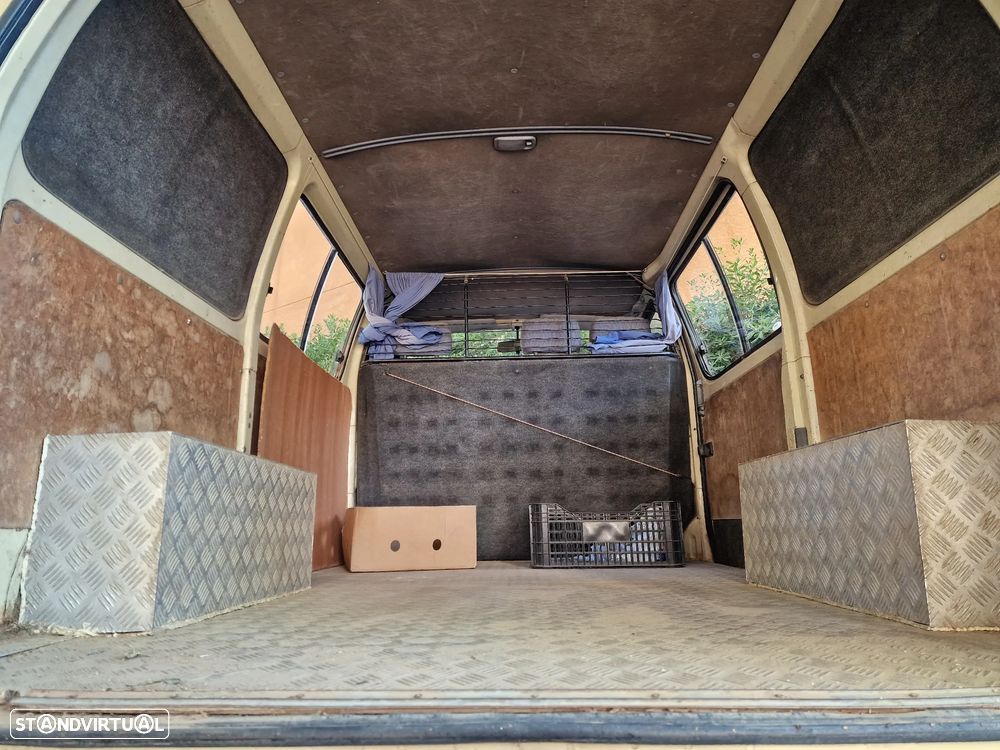 Toyota HiAce 2.4 D LXH12LB - 13