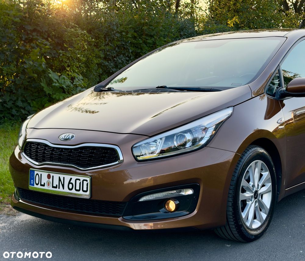 Kia Ceed 1.4 CVVT ISG Dream-Team Edition - 23