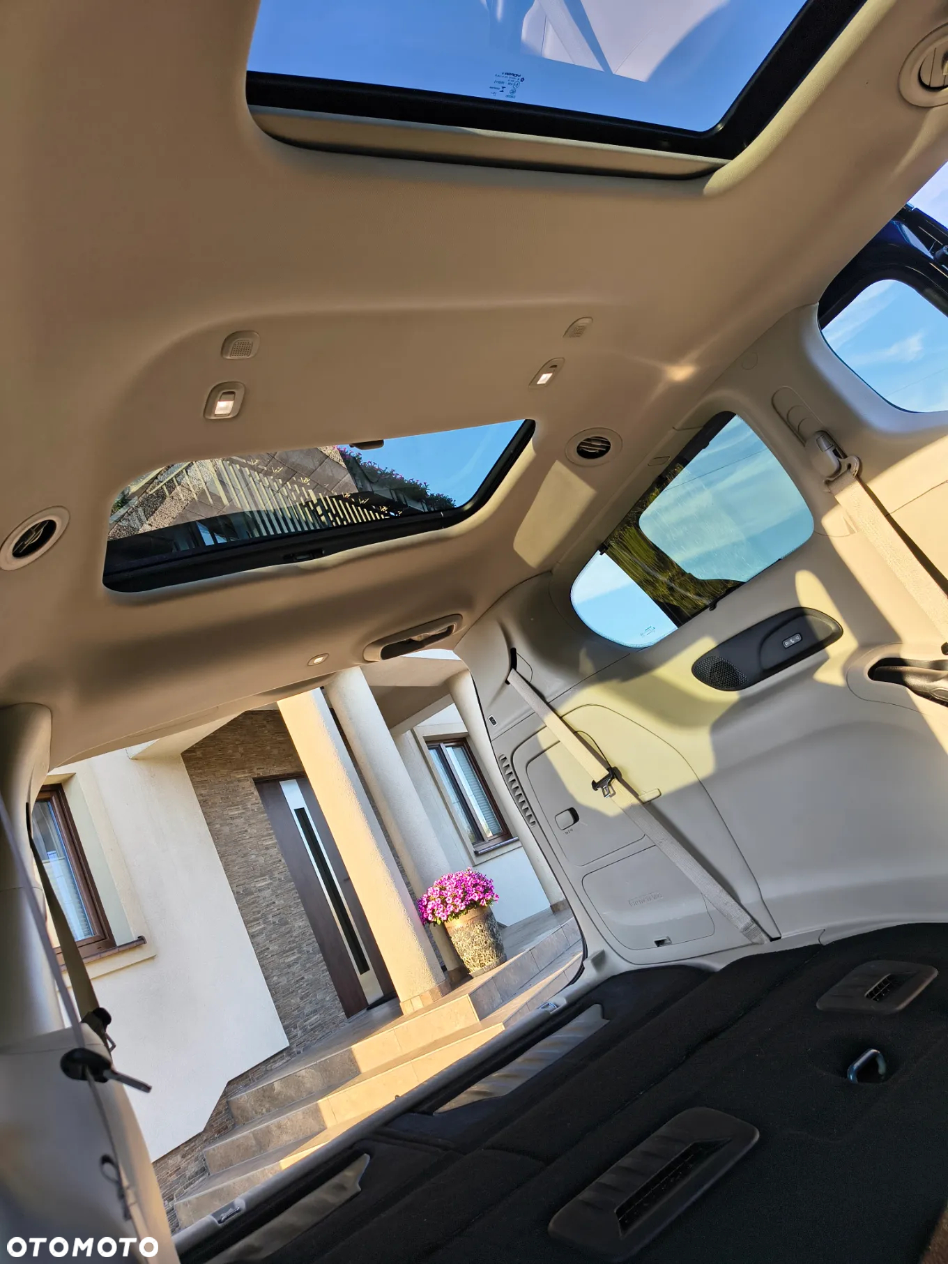 Chrysler Pacifica - 38