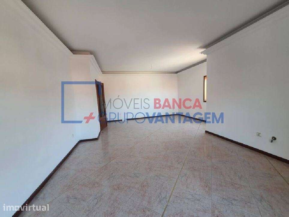 APARTAMENTO T2 C/VARANDA - RIO TINTO, GONDOMAR - Grande imagem: 2/13
