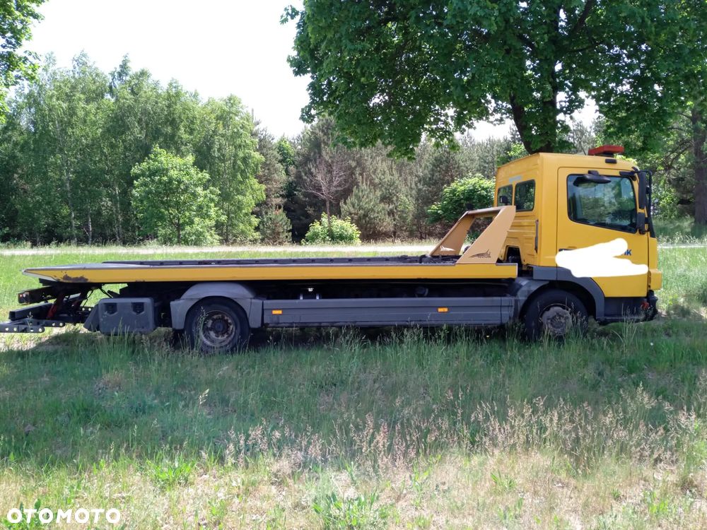 Mercedes-Benz 818 - 9
