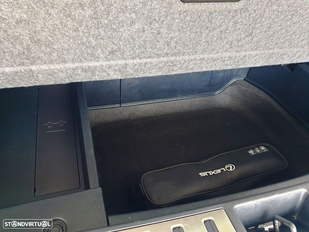 Lexus NX 300h Executive+ - 37