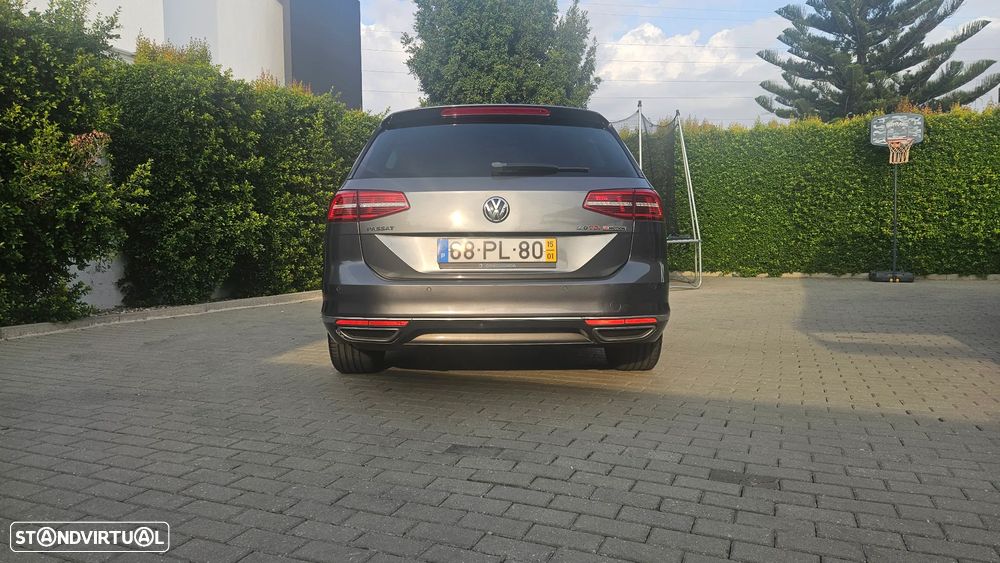 VW Passat Variant 2.0 TDi Highline DSG 4Motion - 13