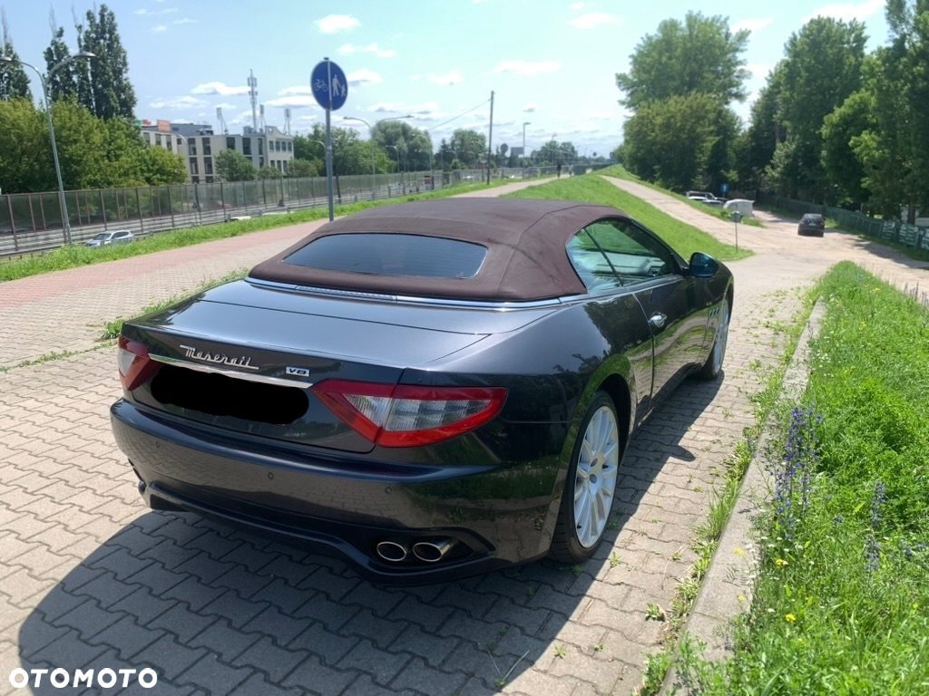 Maserati GranCabrio - 14