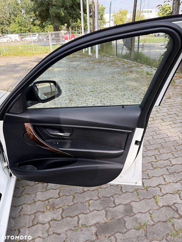 BMW Seria 3 - 23