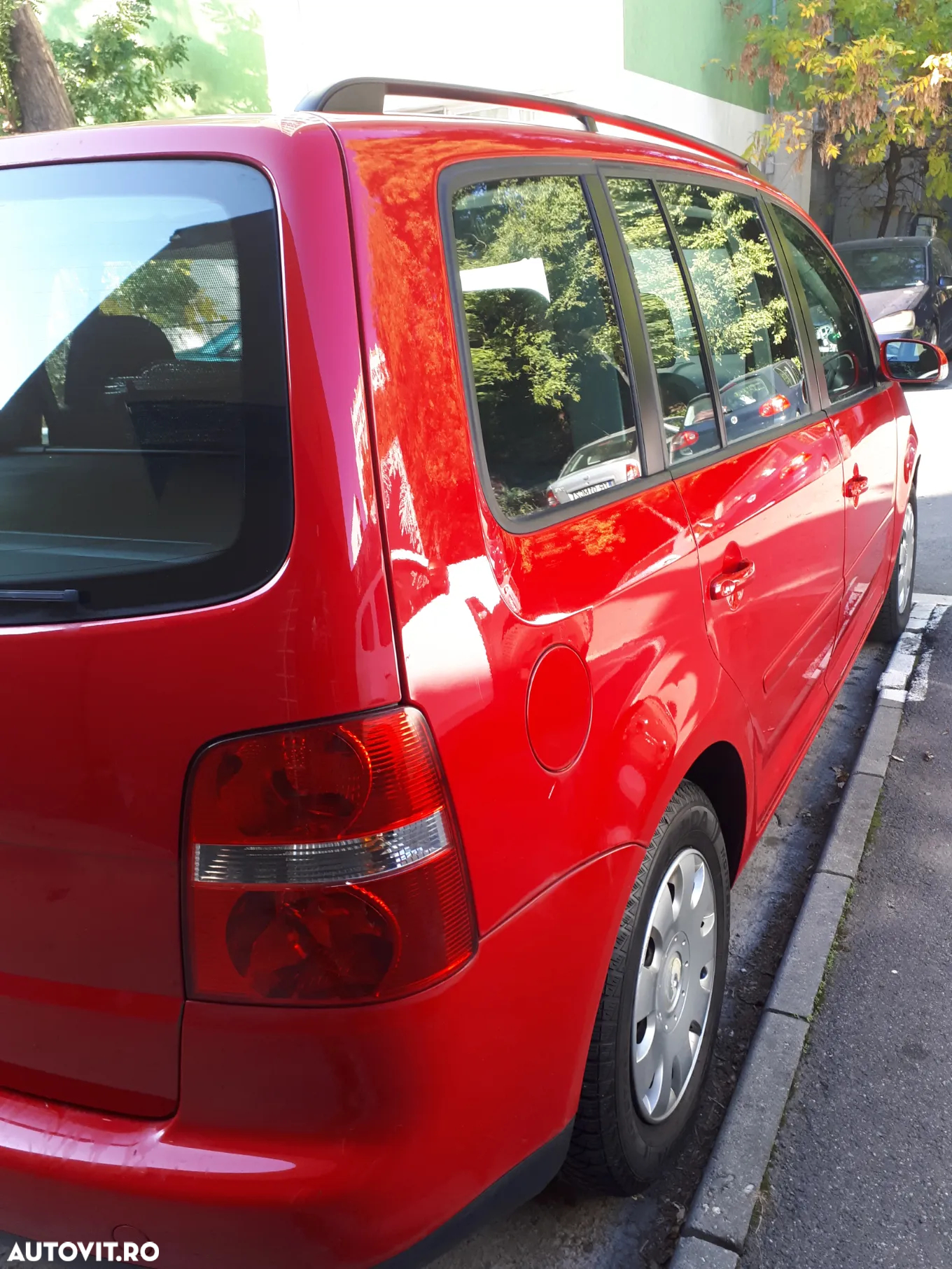 Volkswagen Touran 1.6 FSI - 8
