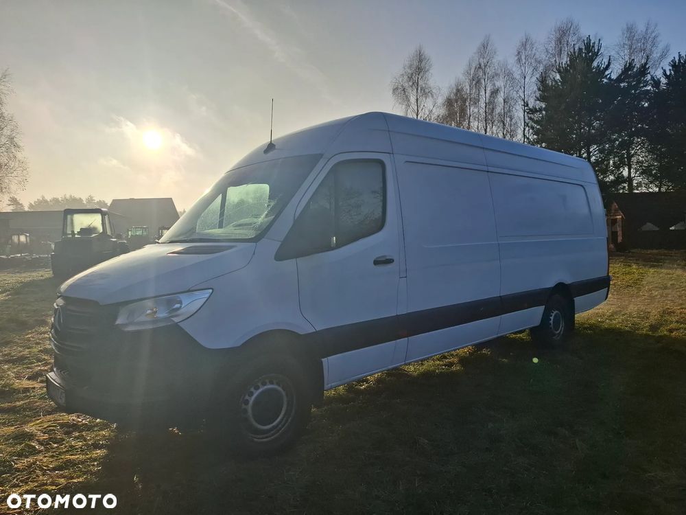 Mercedes-Benz Sprinter - 11