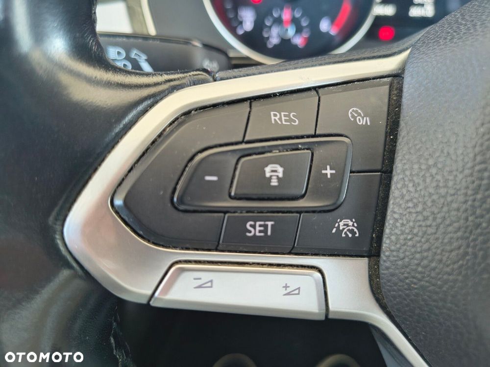 Volkswagen Passat - 16