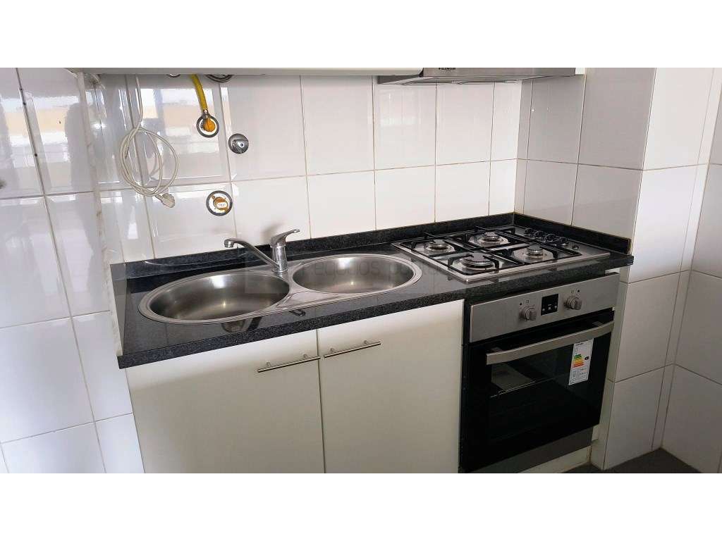 Apartamento T1 com Varanda e Garagem Individual - São Vicente, Braga - Grande imagem: 4/14