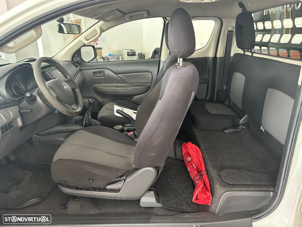 Mitsubishi L200 2.4 DI-D Club Invite 4WD - 13