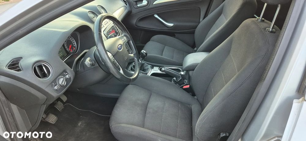 Ford Mondeo - 12