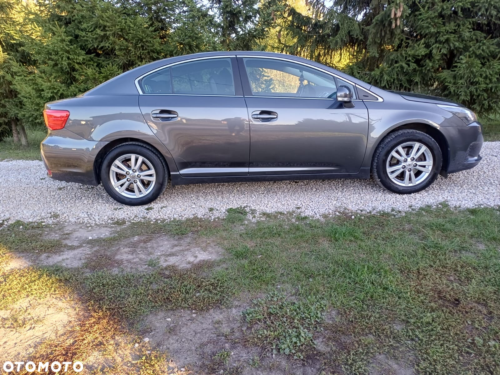 Toyota Avensis 1.8 Premium - 10