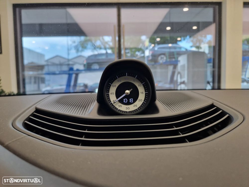 Porsche Taycan Standard - 25