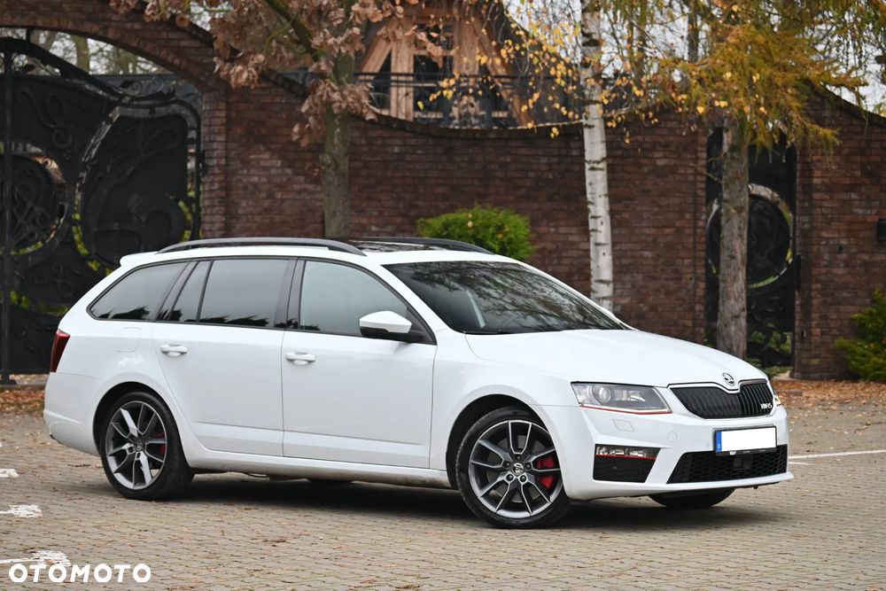 Skoda Octavia Combi 2.0 TDI DSG RS - 9
